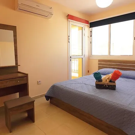 Panikos I Apartament *