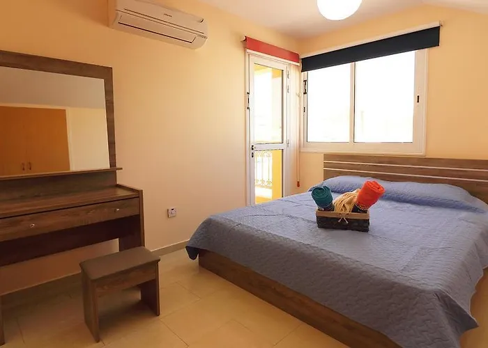 Panikos I Appartement *